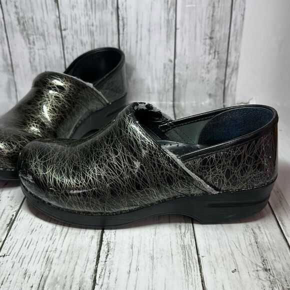 Dansko Clogs Black Slip On Sz 40 9.5 US Gold Scribble Chef Nurse Teacher Shoes - Picture 5 of 14